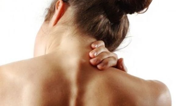 dolore-cervicale-cause-rimedi-esercizi